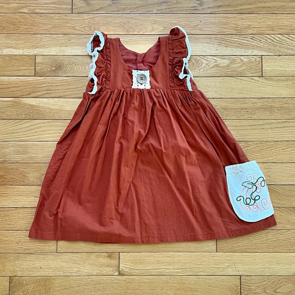 💕Beautiful Thanksgiving dress with pumpkin pocket detail!